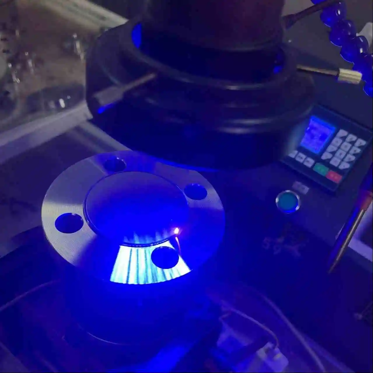 Weld the diaphragm to the flange surface
