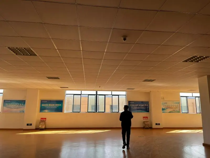 Pressure transmitter manufacturing workshop and founder - SIY Electric