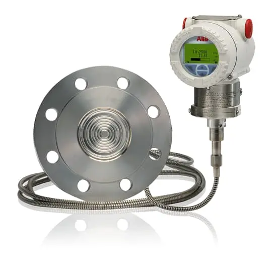 Gauge pressure transmitter with remote diaphragm seal 266GRT